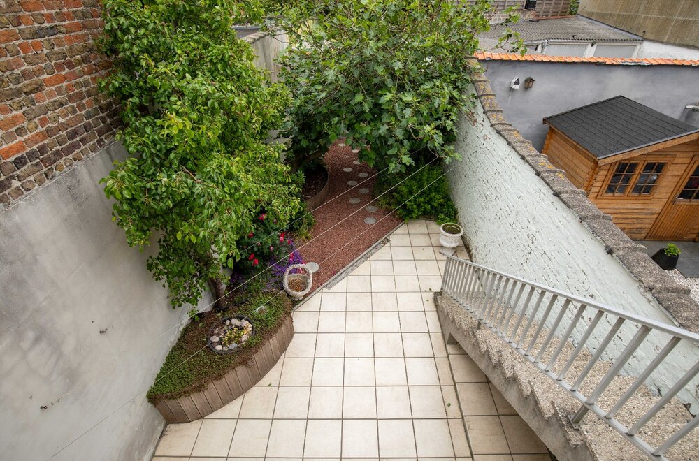 ruime-praktische-woning-met-grote-garage-praktijk-en-5-slaapkamers-013.jpg