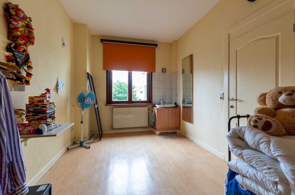 ruime-praktische-woning-met-grote-garage-praktijk-en-5-slaapkamers-018.jpg