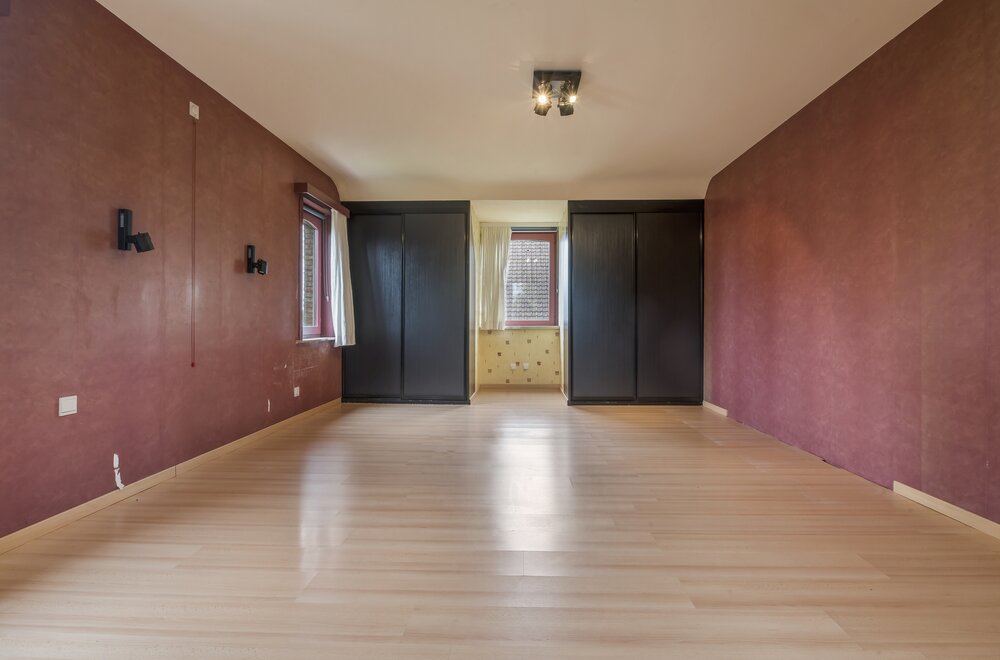 woning-met-3-hangars-te-koop-in-sint-martens-leerne017.jpg