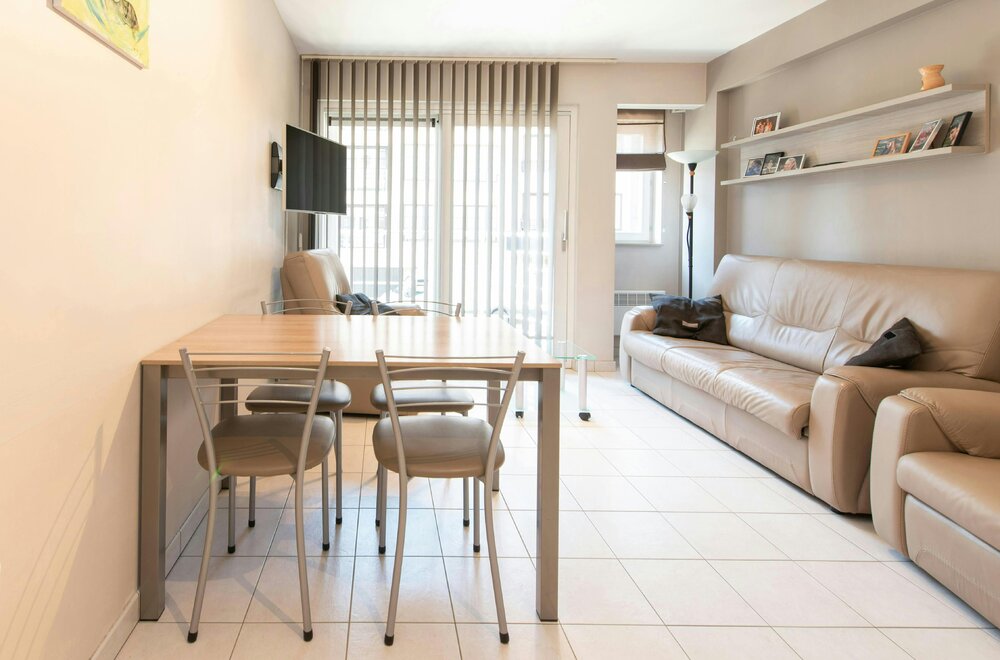 centraal-gelegen-2-slaapkamer-appartement-in-jonge-residentie002.jpg