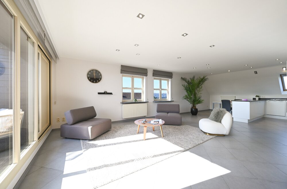 instapklaar-appartement-met-terras-en-twee-slaapkamers001.jpg
