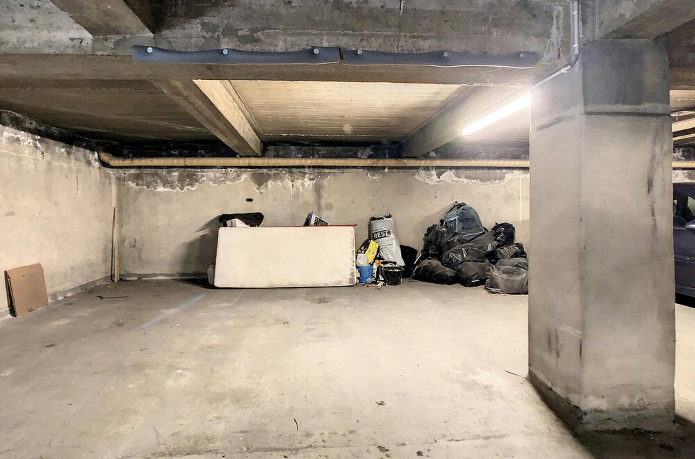 goed-gelegen-autostaanplaats-te-koop-in-merksem-004.jpg