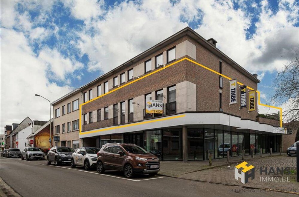 riant-appartement-228-m-met-veel-potentieel-in-edegem-002.jpg