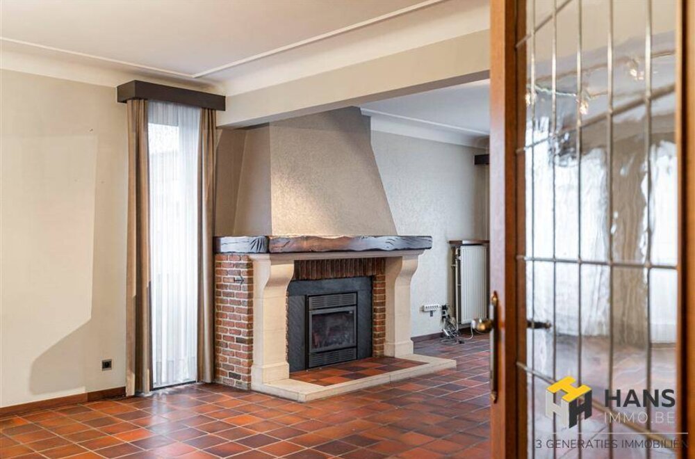 riant-appartement-228-m-met-veel-potentieel-in-edegem-005.jpg