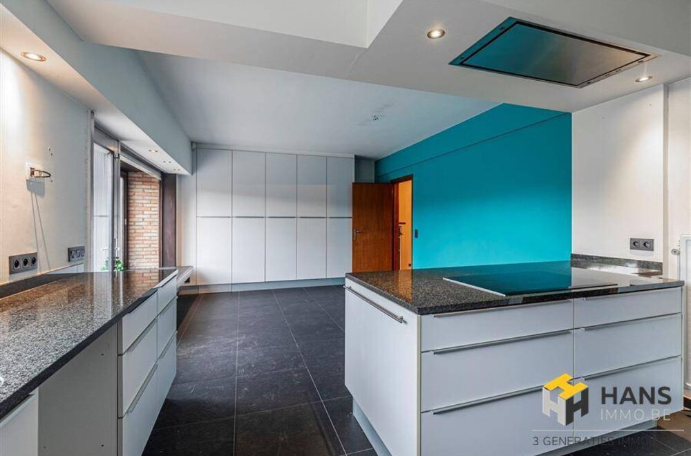 riant-appartement-228-m-met-veel-potentieel-in-edegem-009.jpg