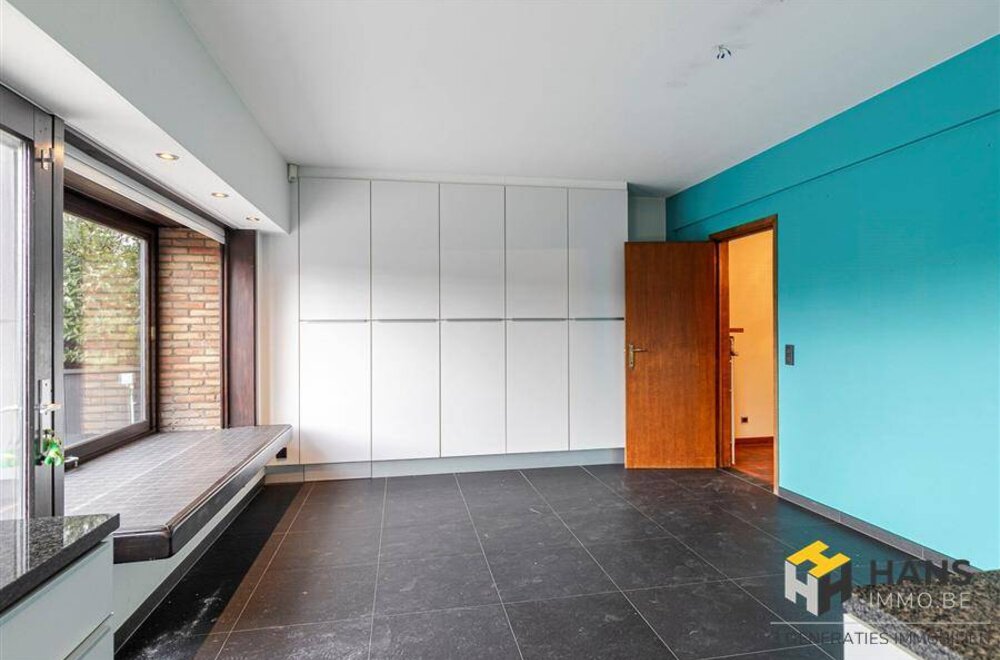 riant-appartement-228-m-met-veel-potentieel-in-edegem-012.jpg