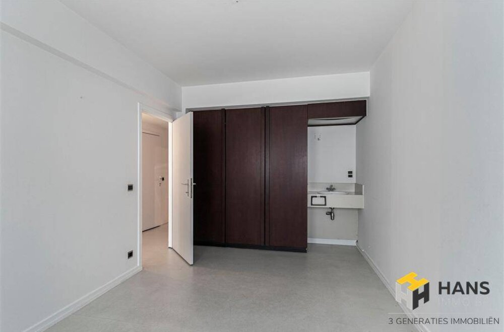 riant-appartement-228-m-met-veel-potentieel-in-edegem-016.jpg