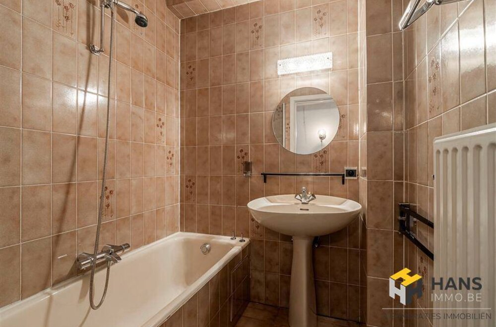 riant-appartement-228-m-met-veel-potentieel-in-edegem-023.jpg