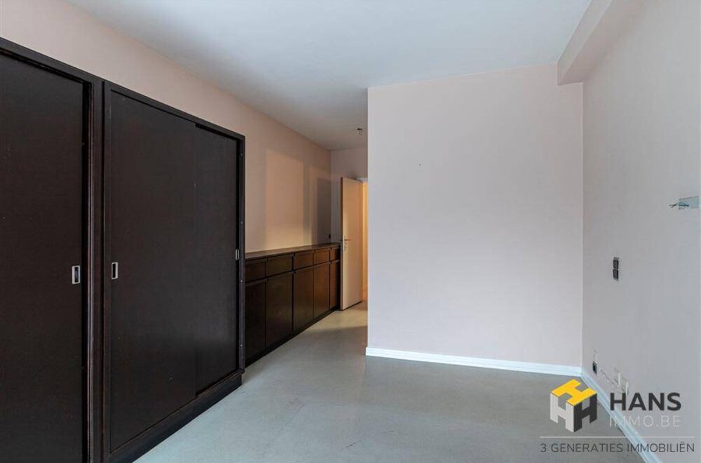 riant-appartement-228-m-met-veel-potentieel-in-edegem-026.jpg
