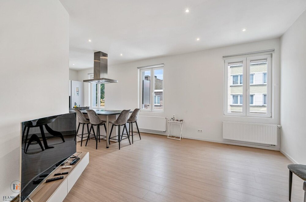 volledig-gerenoveerd-appartement-003.jpg