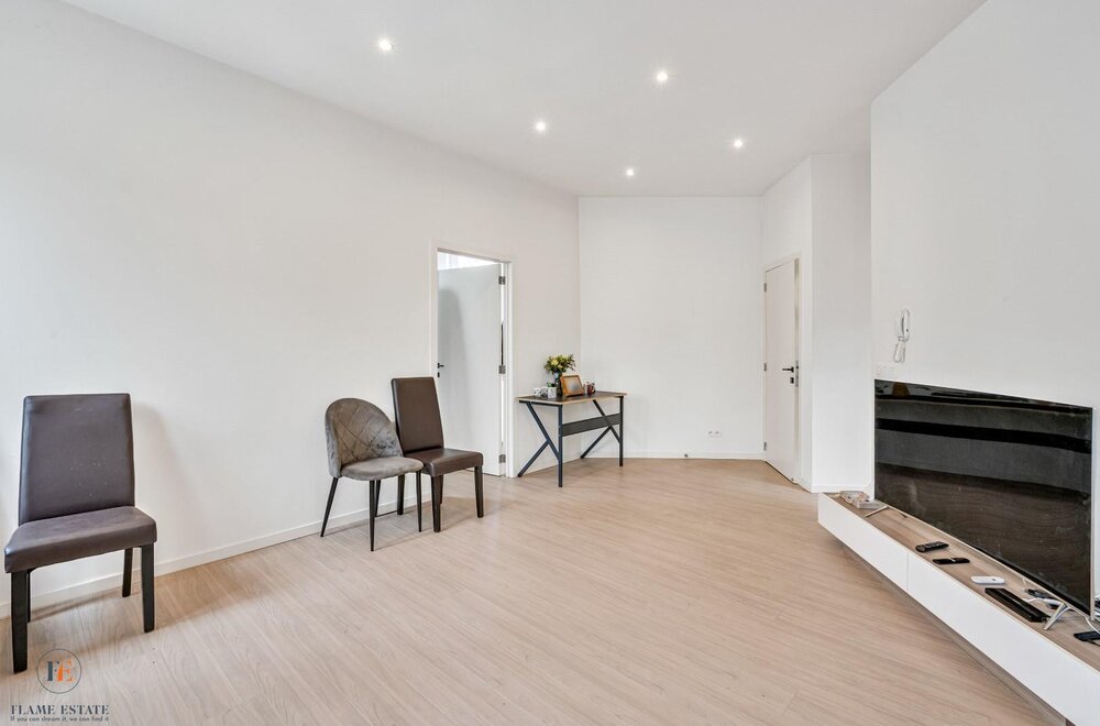 volledig-gerenoveerd-appartement-004.jpg