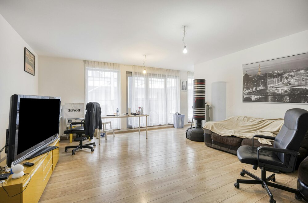 ruim-appartement-met-twee-slaapkamers-in-centrum-brussel001.jpg