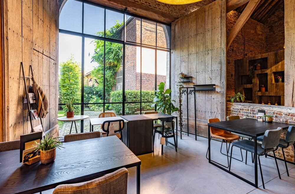 2-karaktervolle-woningen-en-prachtige-handelsruimte-in-een-een-deel-van-het-geklasseerde-kasteel-van-dormaal-010.jpg