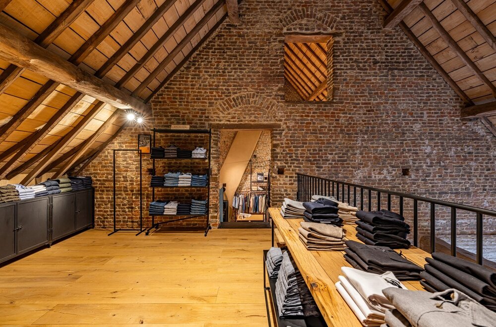 2-karaktervolle-woningen-en-prachtige-handelsruimte-in-een-een-deel-van-het-geklasseerde-kasteel-van-dormaal-018.jpg