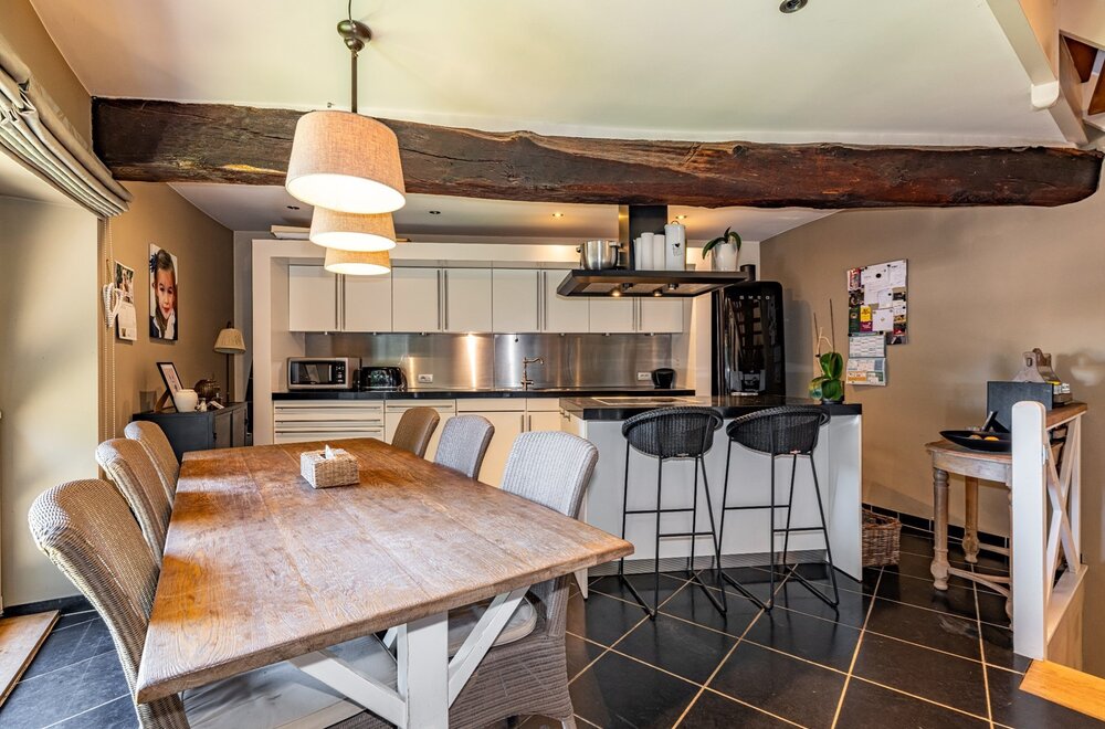 2-karaktervolle-woningen-en-prachtige-handelsruimte-in-een-een-deel-van-het-geklasseerde-kasteel-van-dormaal-025.jpg