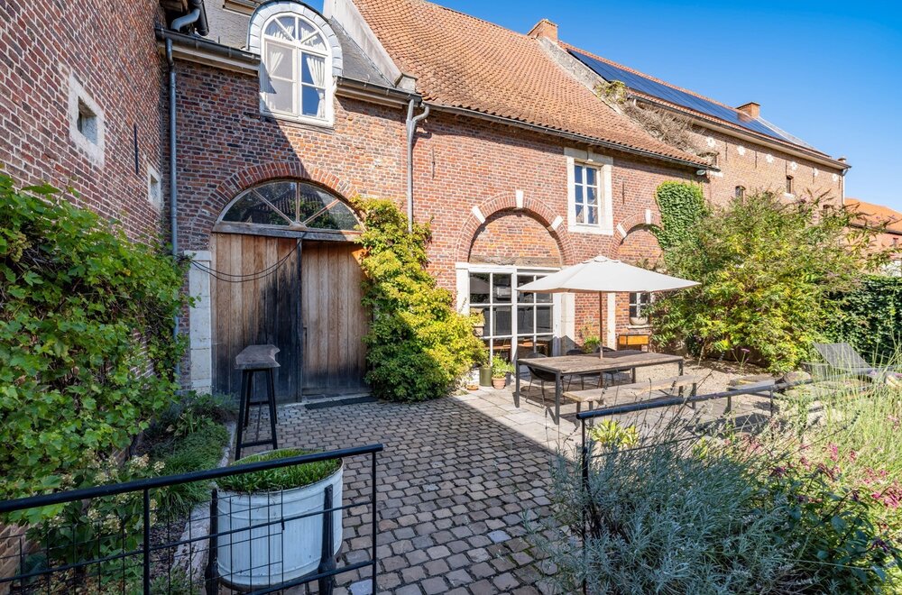 2-karaktervolle-woningen-en-prachtige-handelsruimte-in-een-een-deel-van-het-geklasseerde-kasteel-van-dormaal-037.jpg