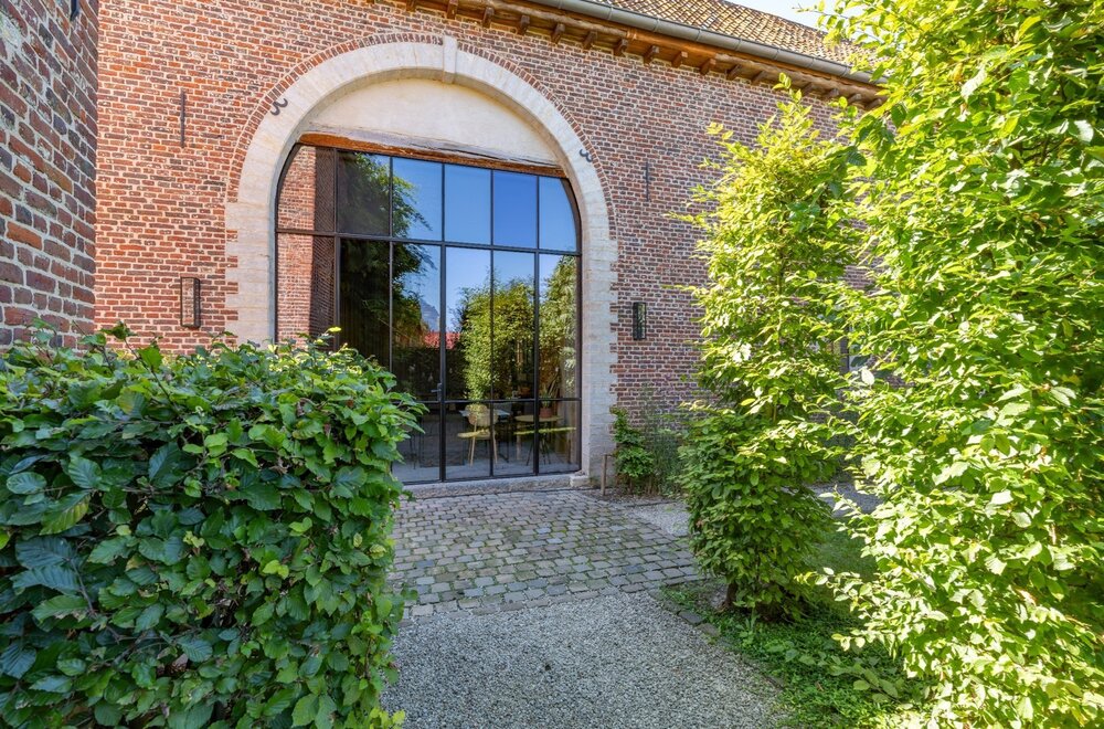 2-karaktervolle-woningen-en-prachtige-handelsruimte-in-een-een-deel-van-het-geklasseerde-kasteel-van-dormaal-041.jpg