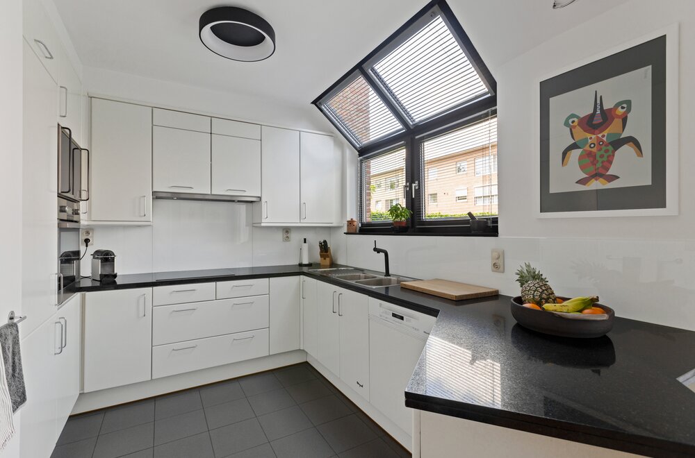 ruime-halfopen-woning-met-schitterende-tuin-010.jpg