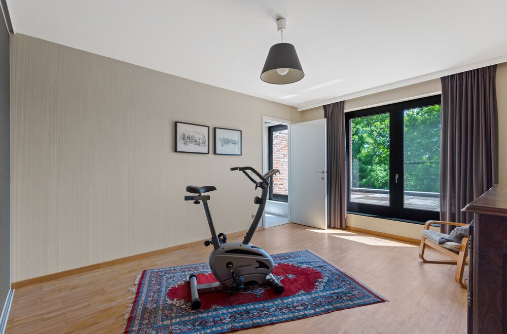 ruime-halfopen-woning-met-schitterende-tuin-016.jpg