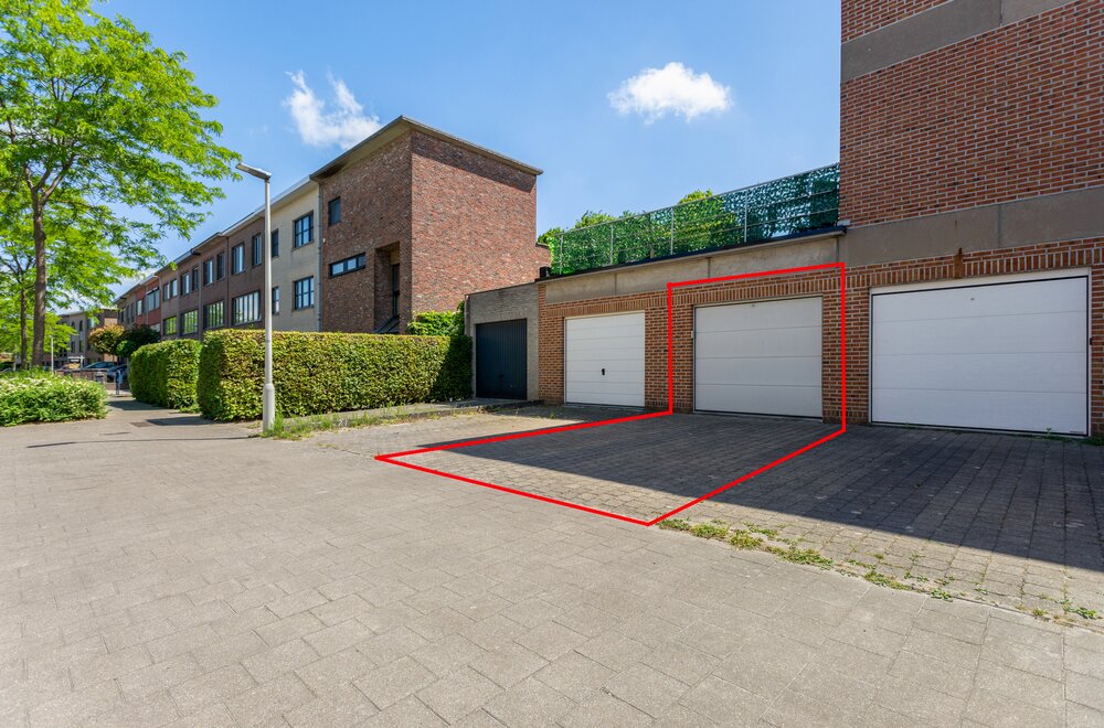 ruime-halfopen-woning-met-schitterende-tuin-018.jpg