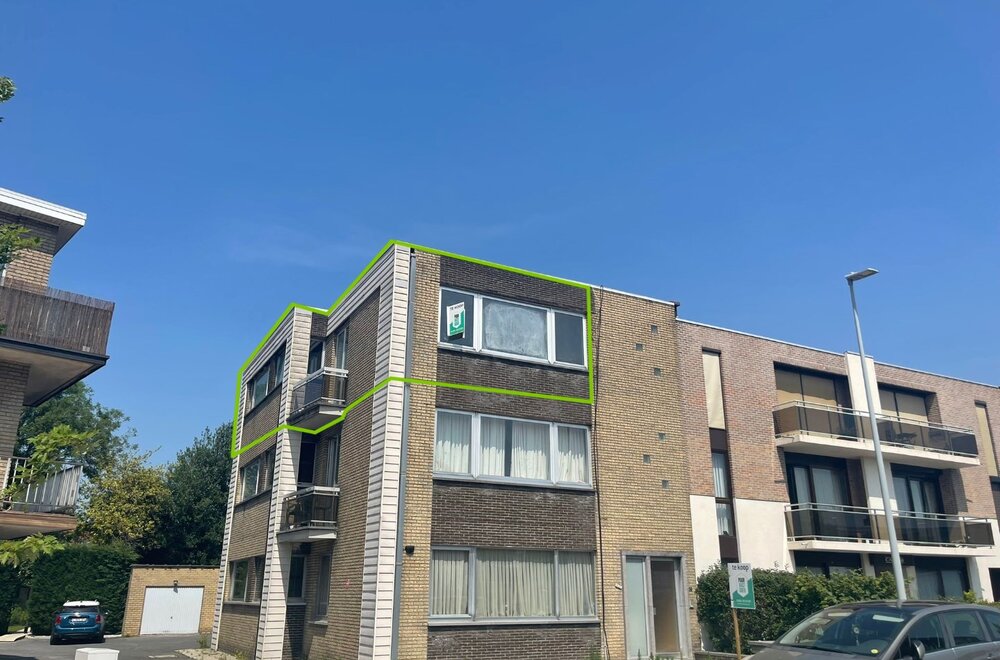te-vernieuwen-hoekappartement-met-terras-in-rustige-straat-in-het-hartje-van-sint-kruis-001.jpg