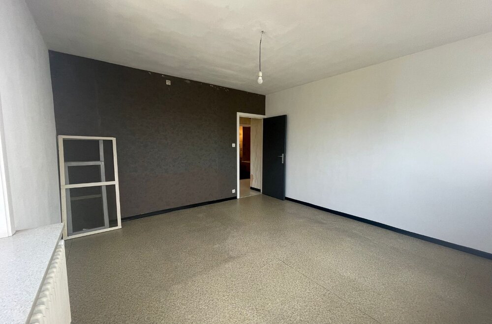 te-vernieuwen-hoekappartement-met-terras-in-rustige-straat-in-het-hartje-van-sint-kruis-008.jpg