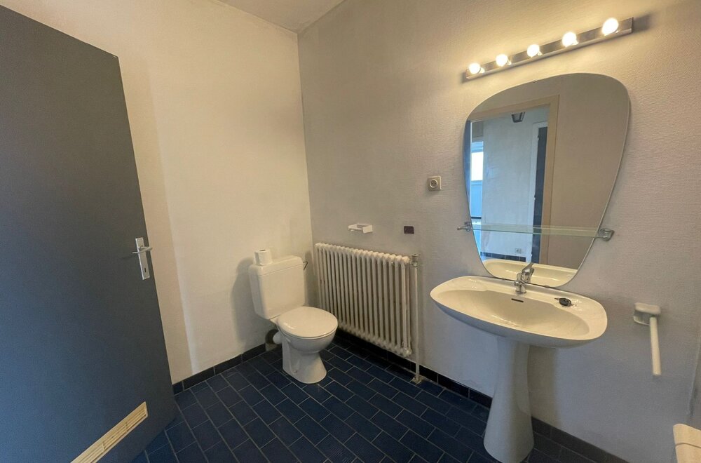 te-vernieuwen-hoekappartement-met-terras-in-rustige-straat-in-het-hartje-van-sint-kruis-011.jpg