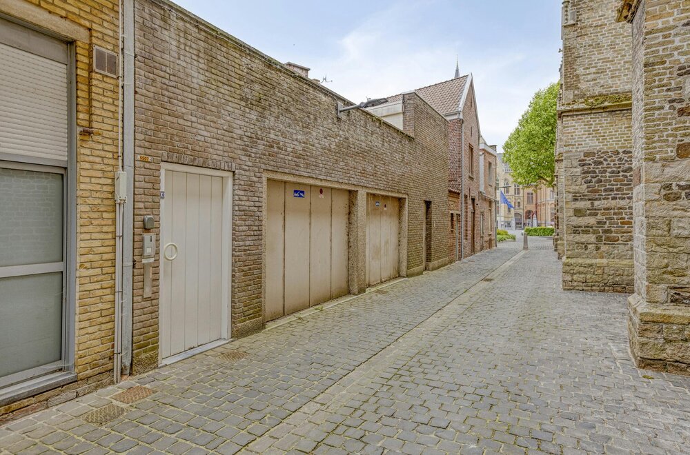 prachtig-handelspand-met-woonst-te-koop-op-de-grote-markt031.jpg