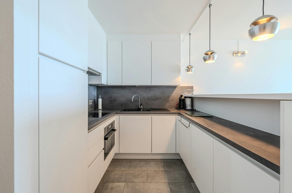 doorloopappartement-met-frontaal-zeezicht-en-twee-slaapkamers-op-toplocatie-006.jpg