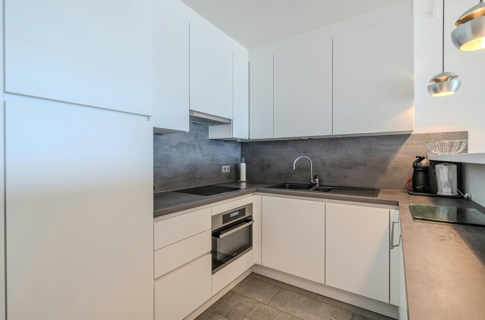 doorloopappartement-met-frontaal-zeezicht-en-twee-slaapkamers-op-toplocatie-015.jpg