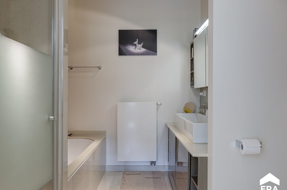 luxe-appartement-met-zicht-op-zwembad-in-bokrijkpark-te-genk016.jpg