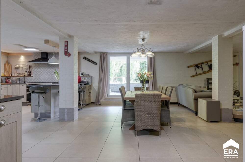 ruime-woning-met-vele-mogelijkheden-op-a-locatie-in-genk004.jpg