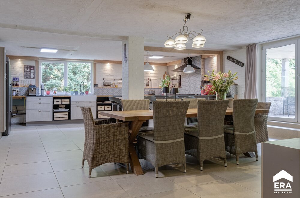 ruime-woning-met-vele-mogelijkheden-op-a-locatie-in-genk005.jpg