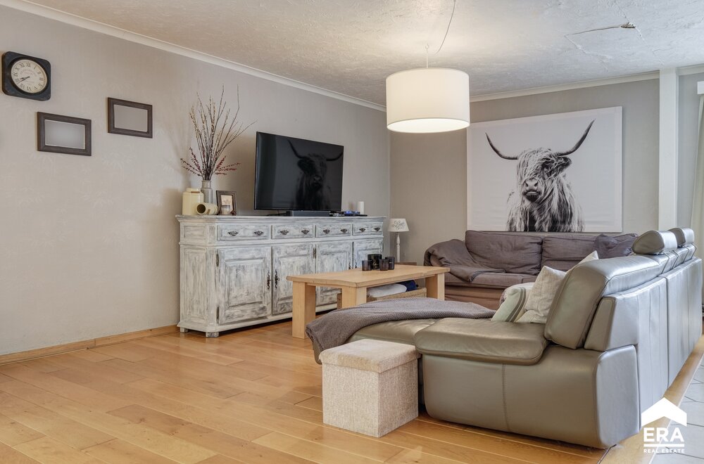 ruime-woning-met-vele-mogelijkheden-op-a-locatie-in-genk012.jpg