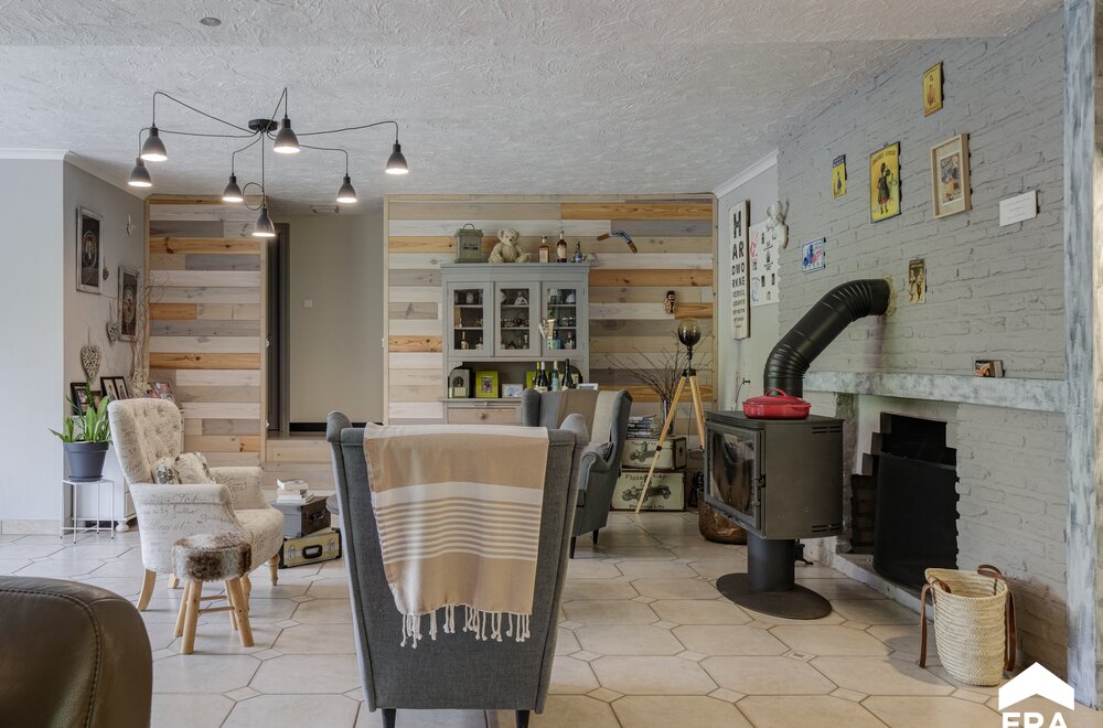 ruime-woning-met-vele-mogelijkheden-op-a-locatie-in-genk013.jpg