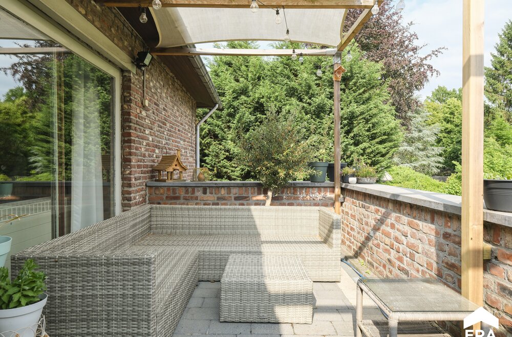 ruime-woning-met-vele-mogelijkheden-op-a-locatie-in-genk017.jpg