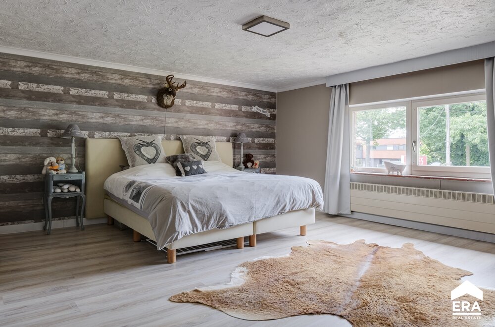 ruime-woning-met-vele-mogelijkheden-op-a-locatie-in-genk020.jpg