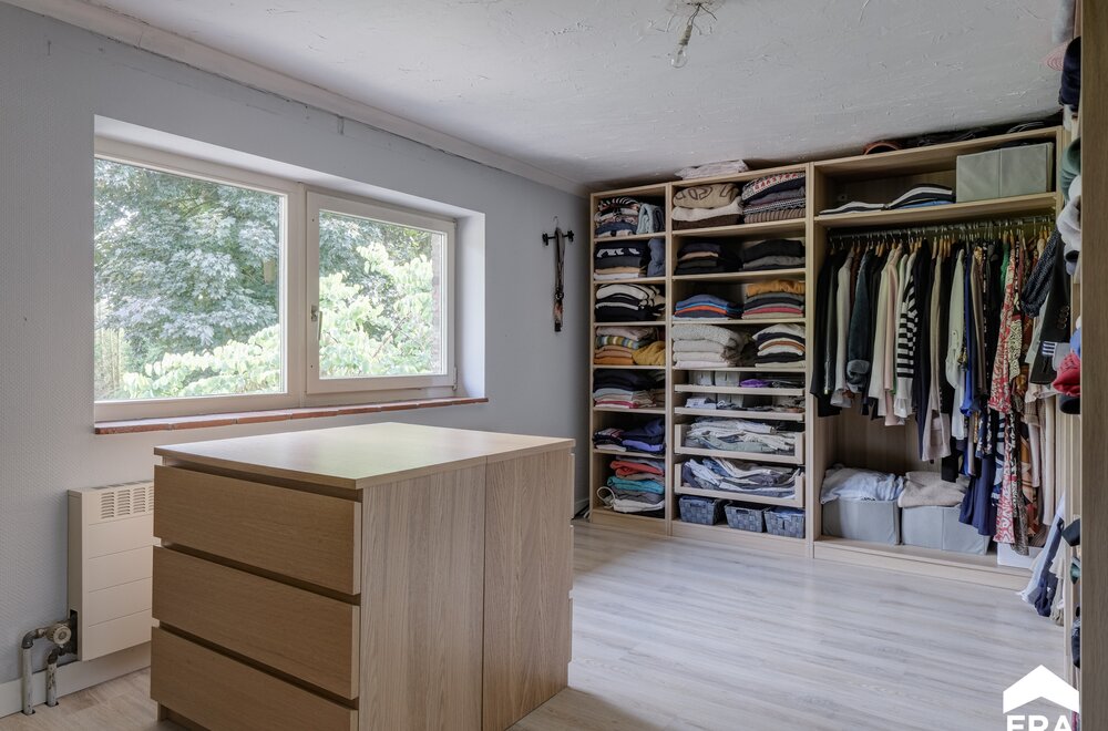 ruime-woning-met-vele-mogelijkheden-op-a-locatie-in-genk022.jpg
