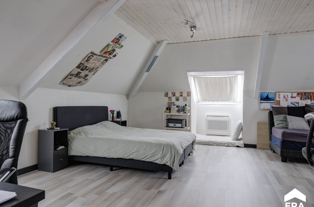 ruime-woning-met-vele-mogelijkheden-op-a-locatie-in-genk025.jpg