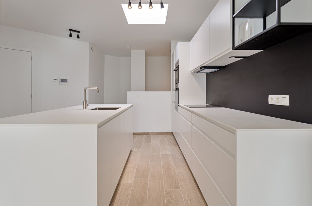 antwerpen-ruim-drie-slaapkamerappartement-met-parking-nabij-stadspark002.jpg