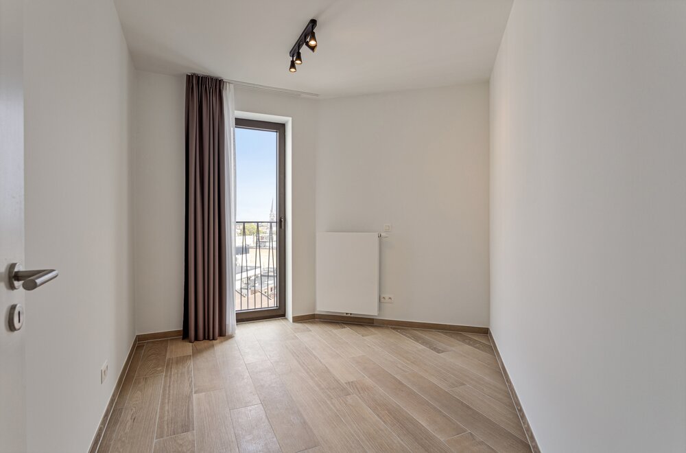 antwerpen-ruim-drie-slaapkamerappartement-met-parking-nabij-stadspark007.jpg