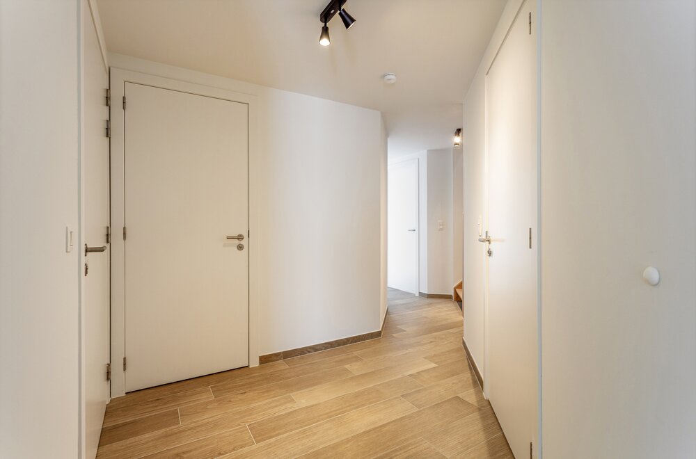 antwerpen-ruim-drie-slaapkamerappartement-met-parking-nabij-stadspark011.jpg