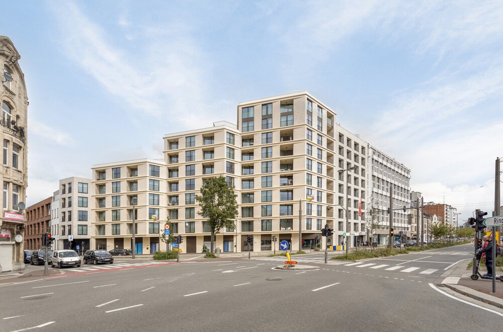 antwerpen-ruim-drie-slaapkamerappartement-met-parking-nabij-stadspark016.jpg