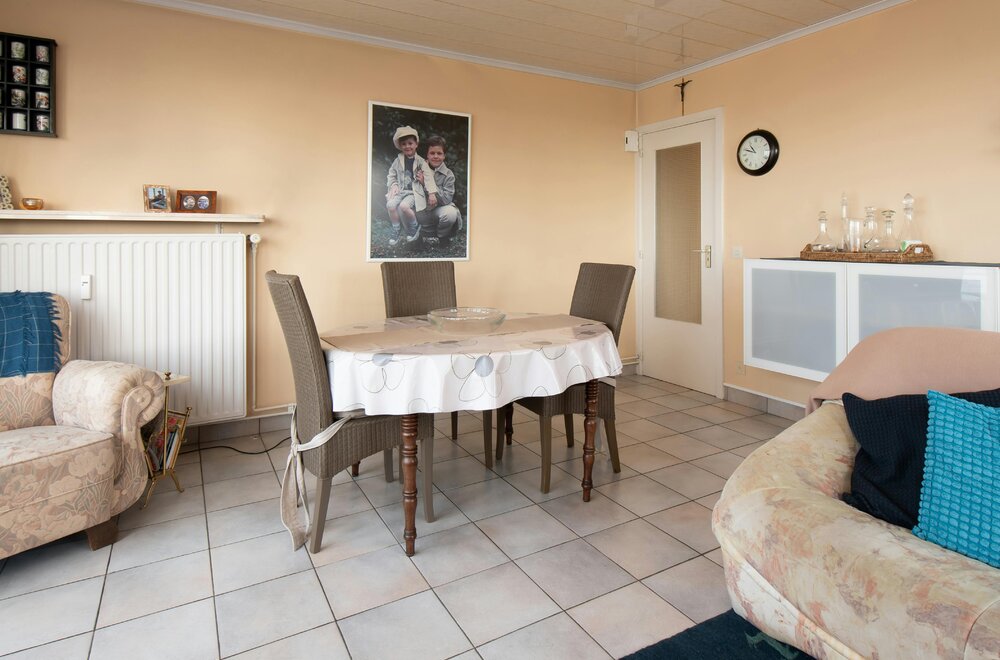 ruim-2-slaapkamer-appartement-te-koop-met-frontaal-zeezicht-005.jpg