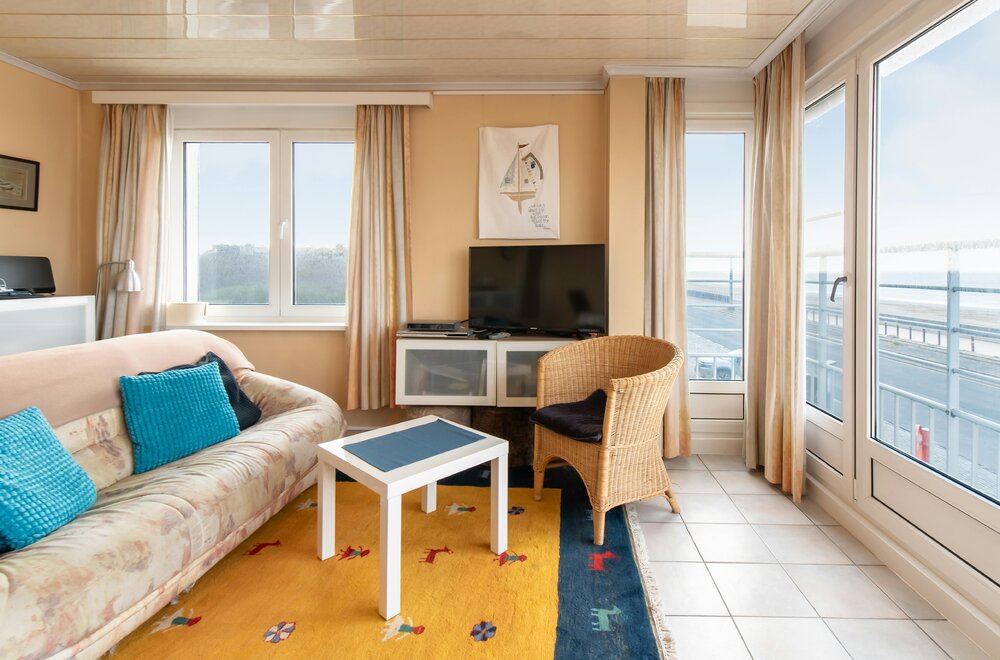 ruim-2-slaapkamer-appartement-te-koop-met-frontaal-zeezicht-015.jpg