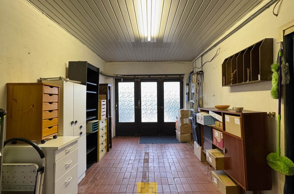 charmante-driegevelbungalow-met-tuin-en-garage-in-hartje-loppem019.jpg
