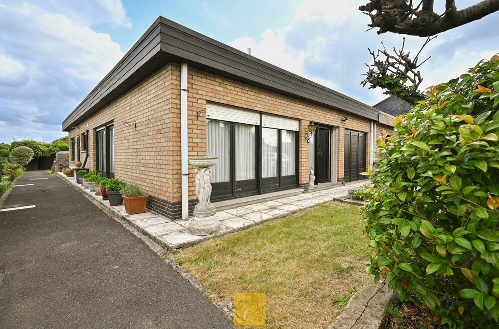 charmante-driegevelbungalow-met-tuin-en-garage-in-hartje-loppem024.jpg