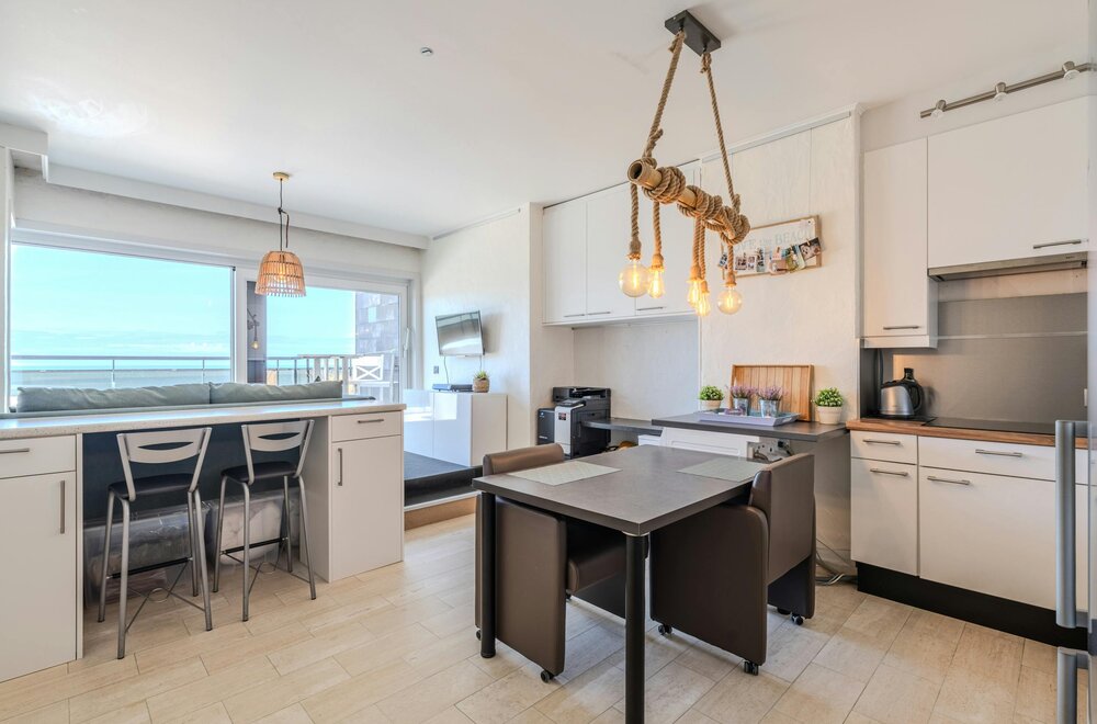 uniek-penthouse-appartement-op-de-zeedijk-te-middelkerke-003.jpg