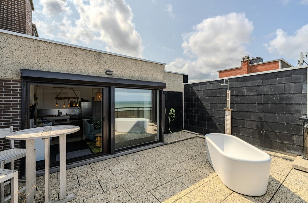 uniek-penthouse-appartement-op-de-zeedijk-te-middelkerke-006.jpg