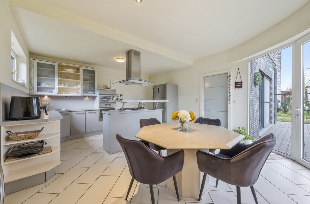instapklare-open-woning-met-4-slaapkamers-en-tuin-in-temse013.jpg